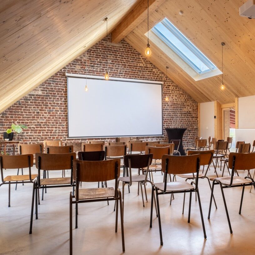 Photo grande salle de réunion
